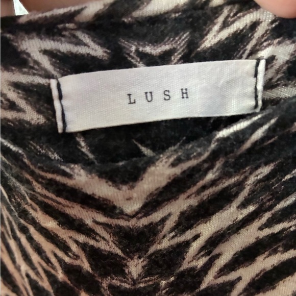 💥Lush Chevron Patterned Black and Tan Maxi Dress L - Picture 13 of 14